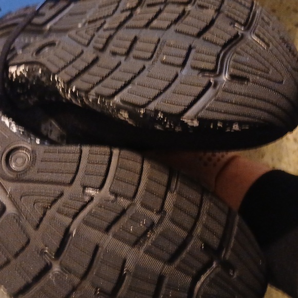 Brooks Ghost 16 Black and Gray Athletic Shoes - Picture 9 of 12